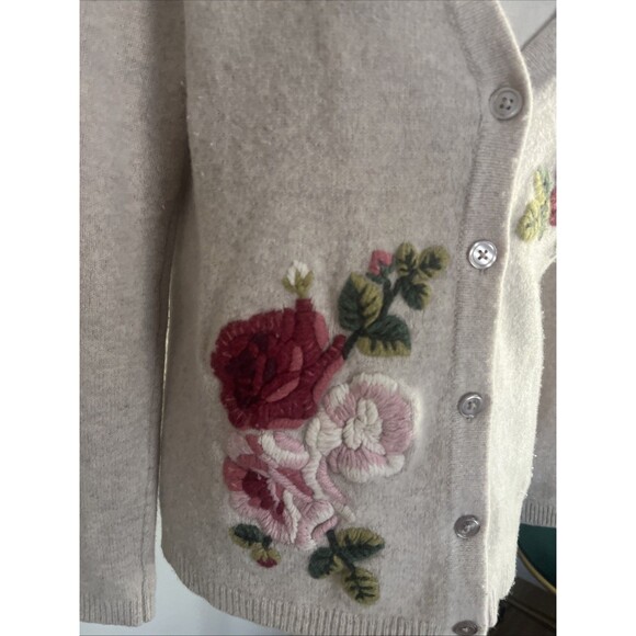 Garnet Hill Crewel Floral Embrodiered Cardigan 100% Wool Medium - Picture 2 of 7